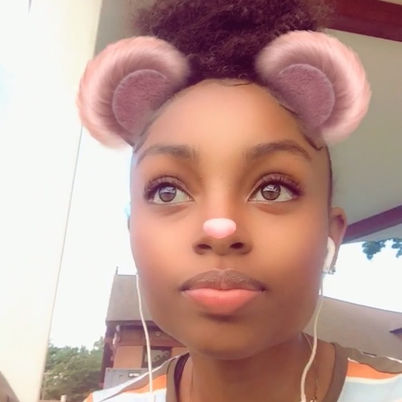 Meet your Posher, Aaliyah - Picture 1 of 1